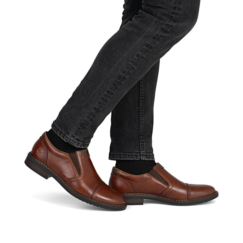 Chaussure habillée en cuir à enfiler pour homme