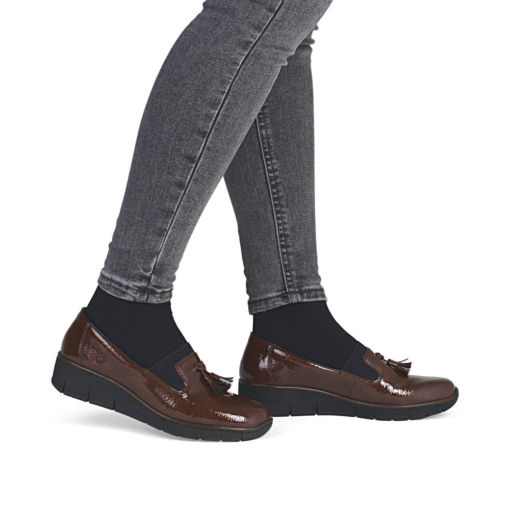 Chaussures compensées à enfiler pour femmes