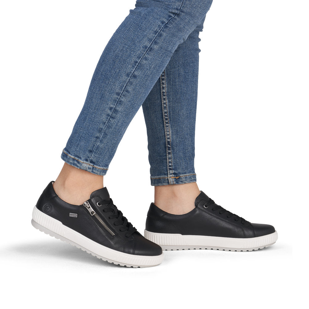 Women’s Leather Lace-Up Shoes