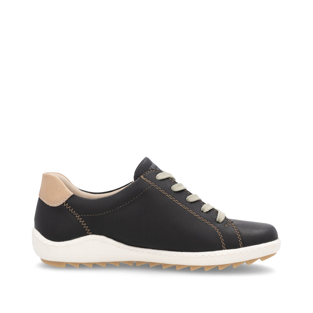 Women’s Leather Lace-Up Casual Shoe